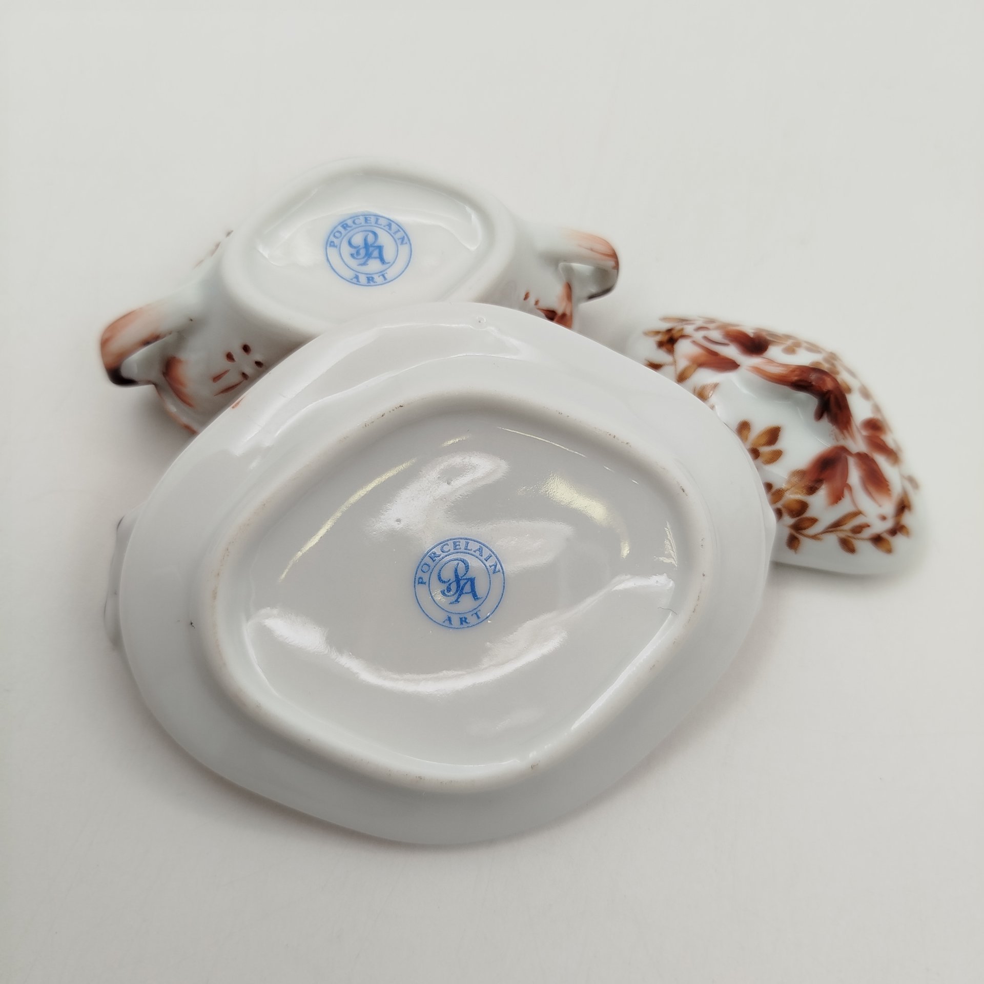 Солонка в виде супницы (миниатюрная) с изображением речного пейзажа, "Porcelain Art", фарфор, роспись, Европа, 1970-2000 гг.