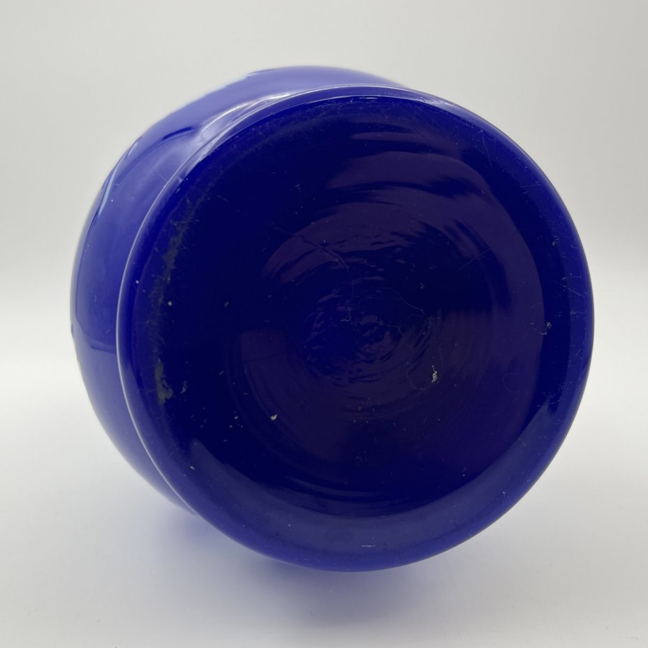 Ваза "Березка", автор Е.И. Алексеева-Батанова, стекло, трехслойное, нацвет, резьба, Ленинградский завод художественного стекла (ЛЗХС), СССР, 1950-1960 гг.