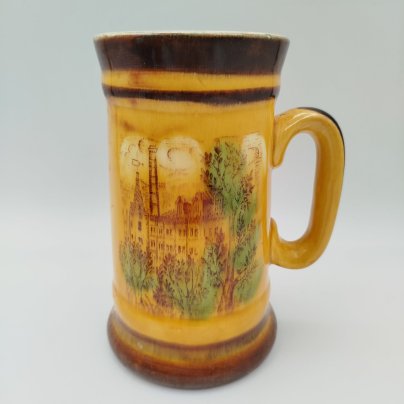 Кружка пивная с изображением здания Конаковского фаянсового завода