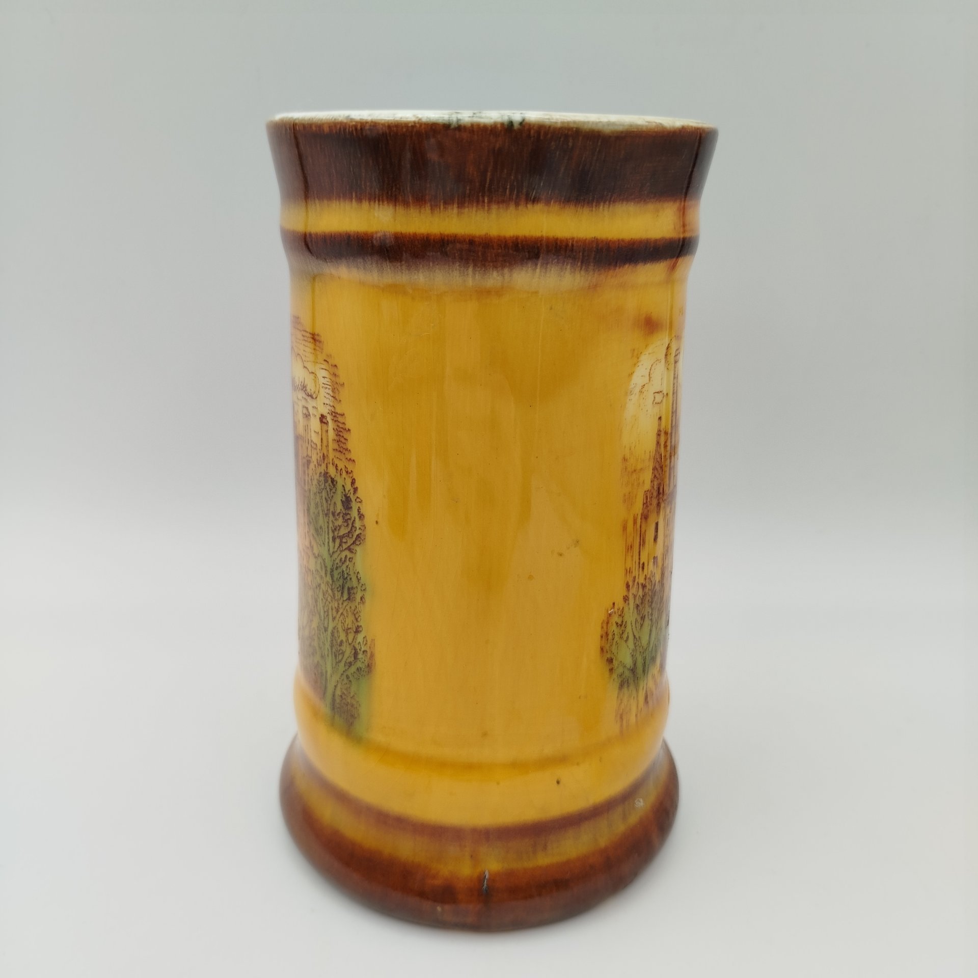 Кружка пивная с изображением здания Конаковского фаянсового завода