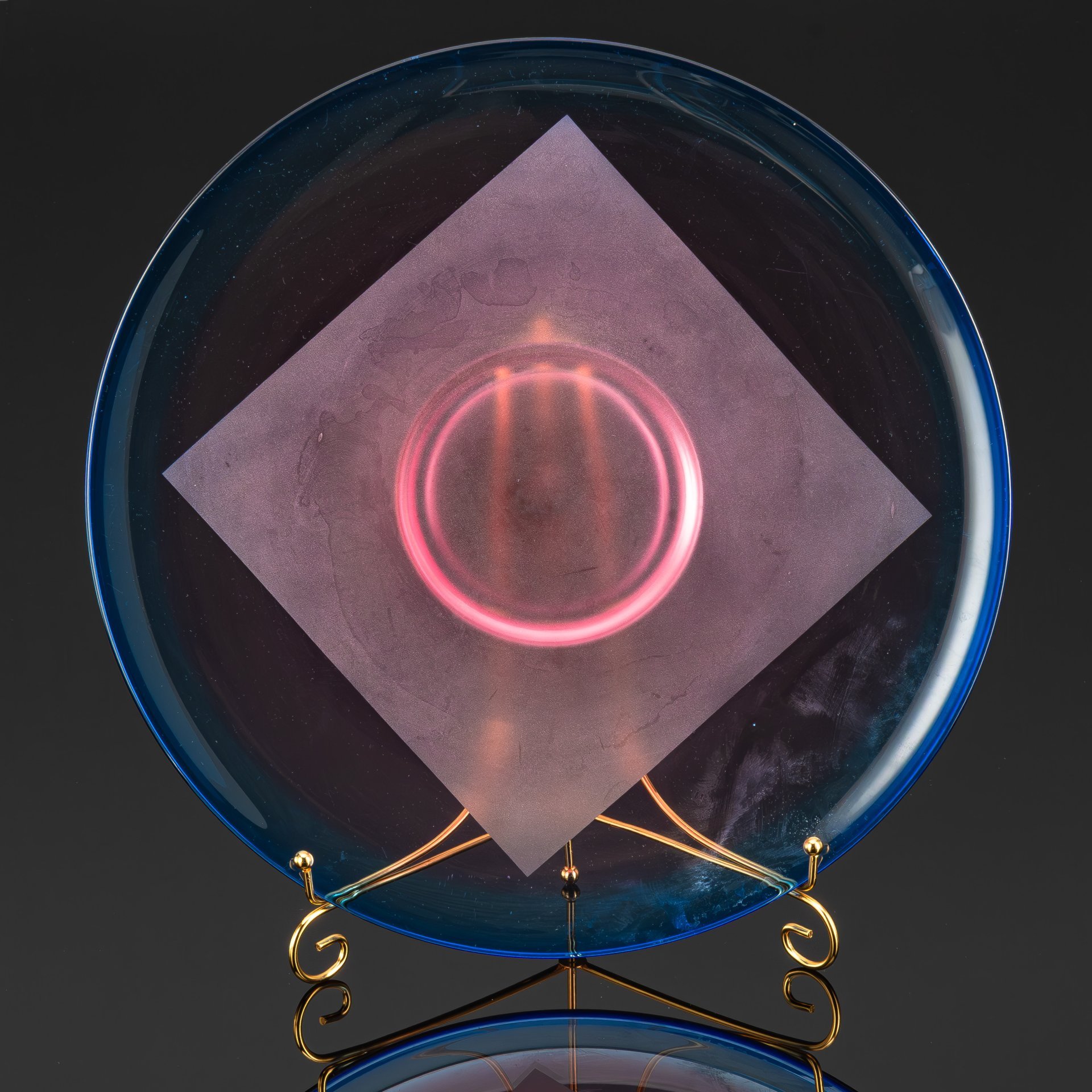 Блюдо сине-розового оттенка, цветное стекло, матирование, Швеция, 1950-1970 гг.