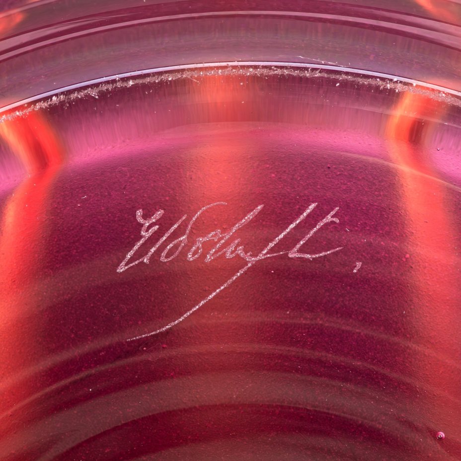 Блюдо сине-розового оттенка