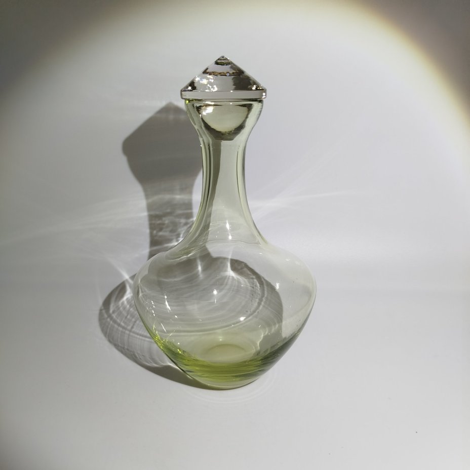 Штоф (графин) травянисто-зеленого оттенка, цветное стекло, СССР, 1970-1990 гг.