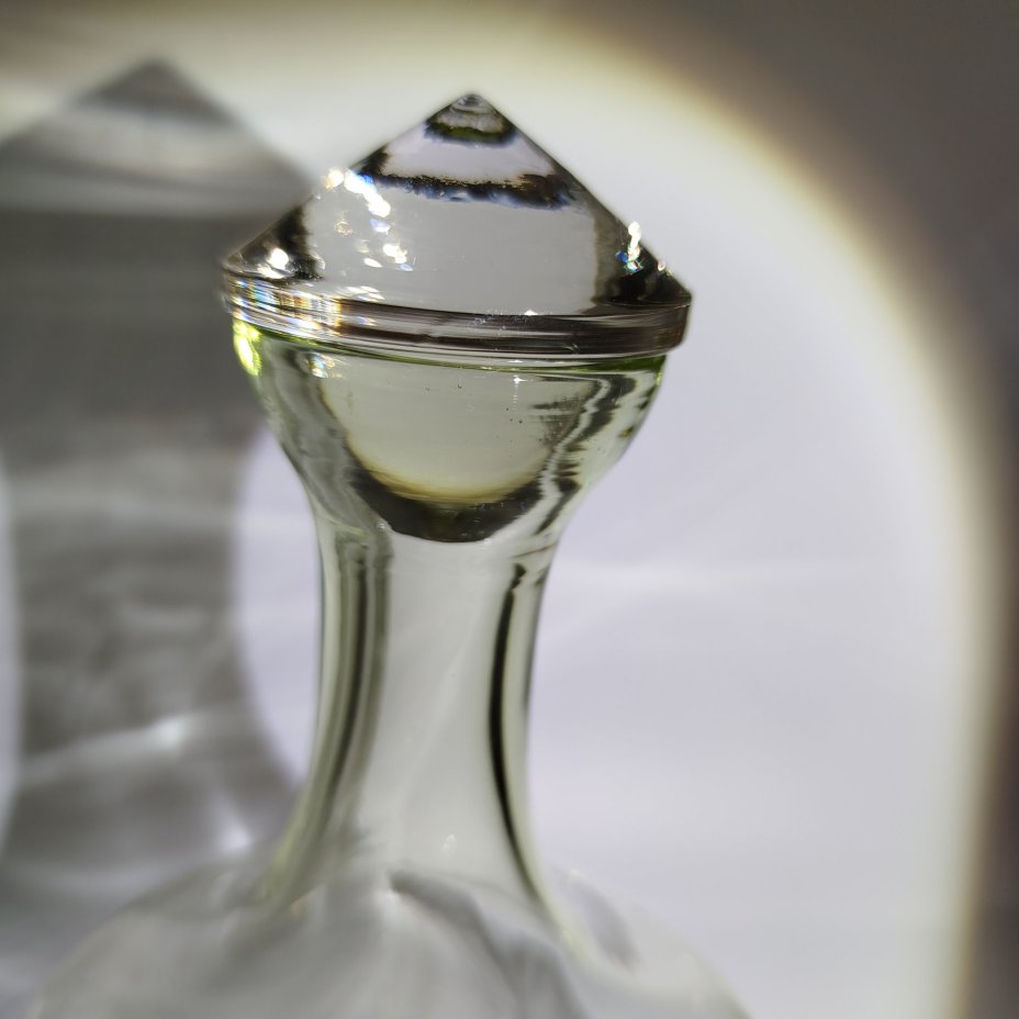 Штоф (графин) травянисто-зеленого оттенка