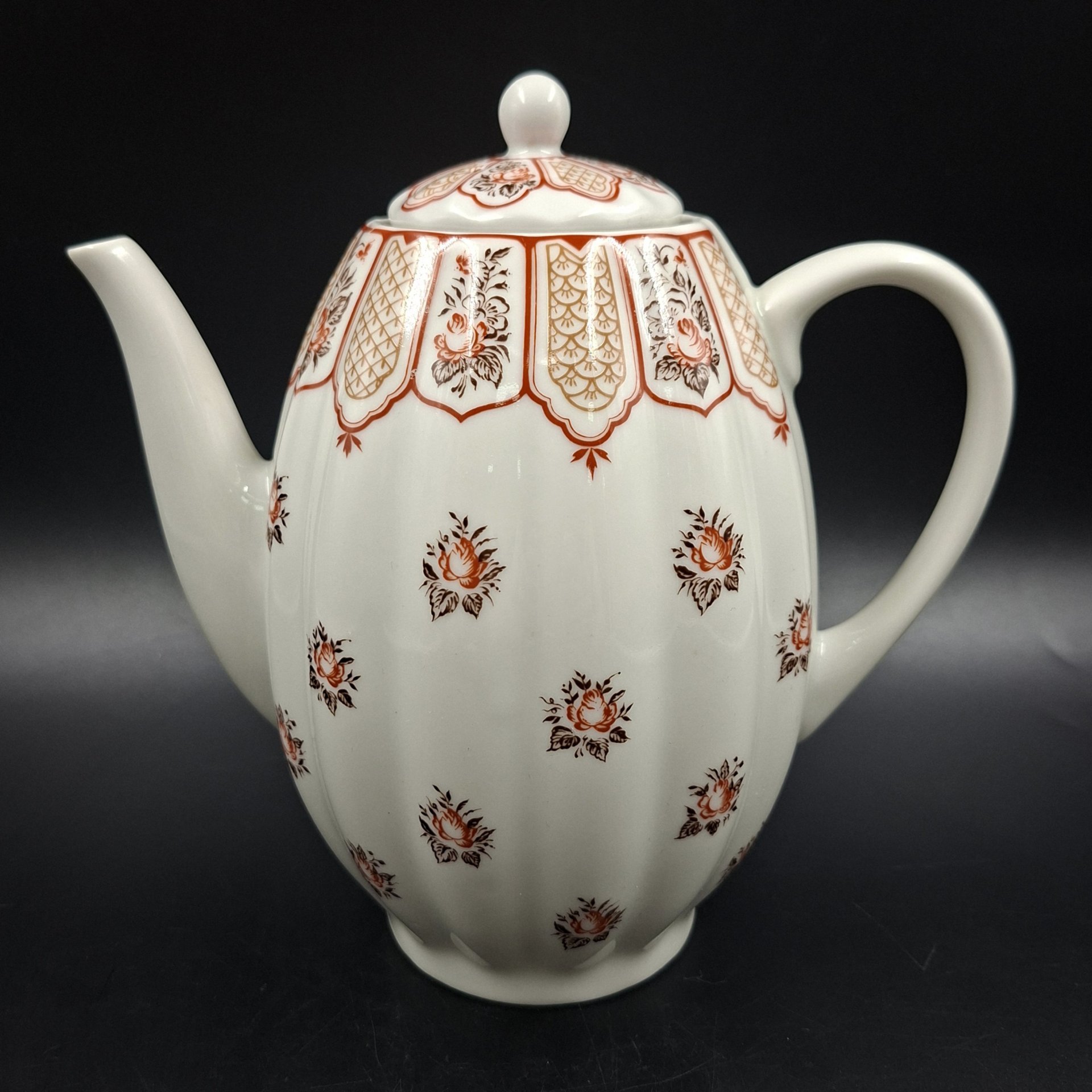 Кофейник из сервиза "Фриз", фарфор, деколь, Ленинградский фарфоровый завод (ЛФЗ), Россия, 1992-2001 гг.