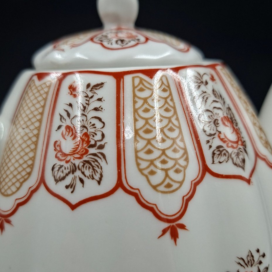 Кофейник из сервиза "Фриз", фарфор, деколь, Ленинградский фарфоровый завод (ЛФЗ), Россия, 1992-2001 гг.