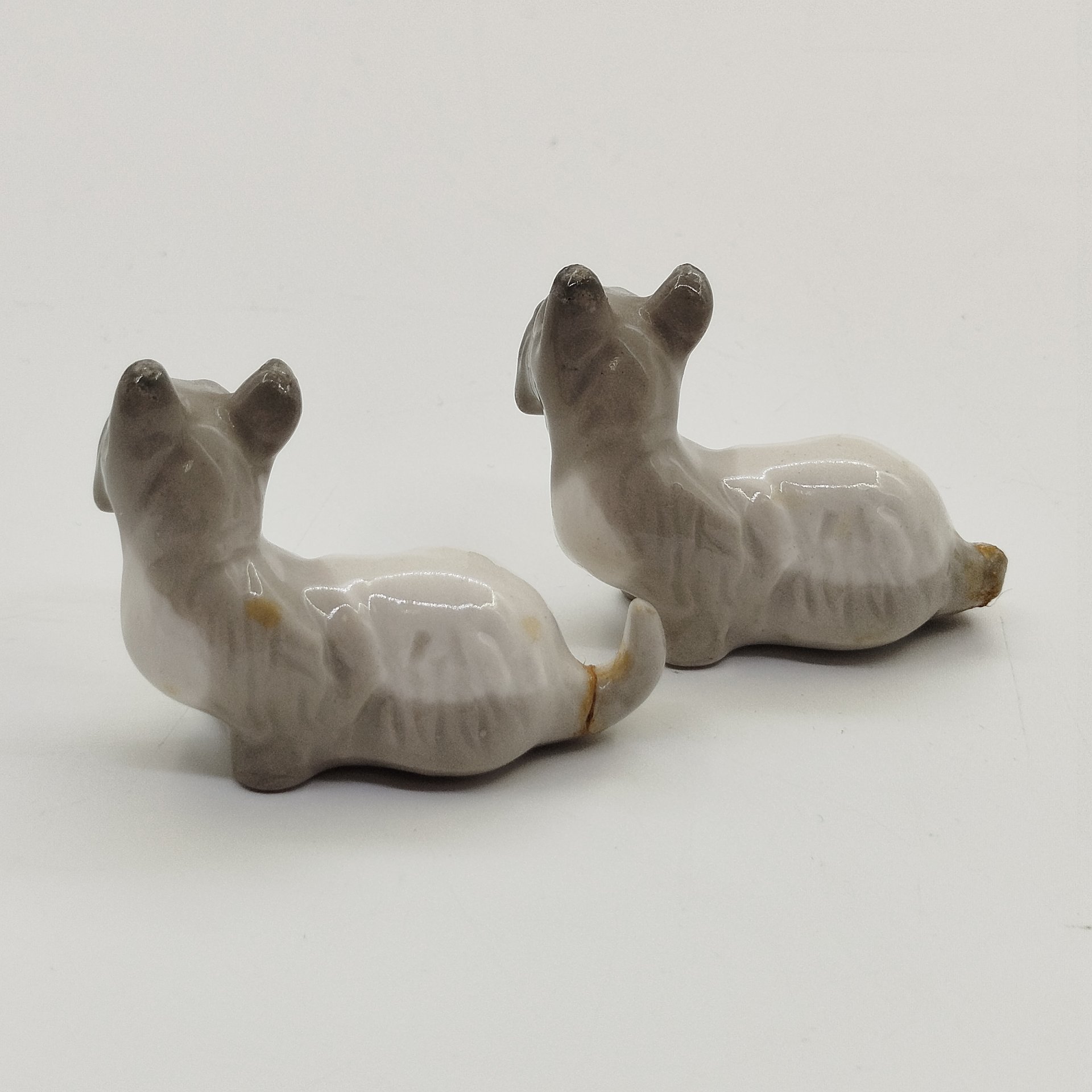 Пара миниатюрных статуэток "Шотландский терьер" ("Шотландка"), скульптор Н.Е. Муратов, (под реставрацию)