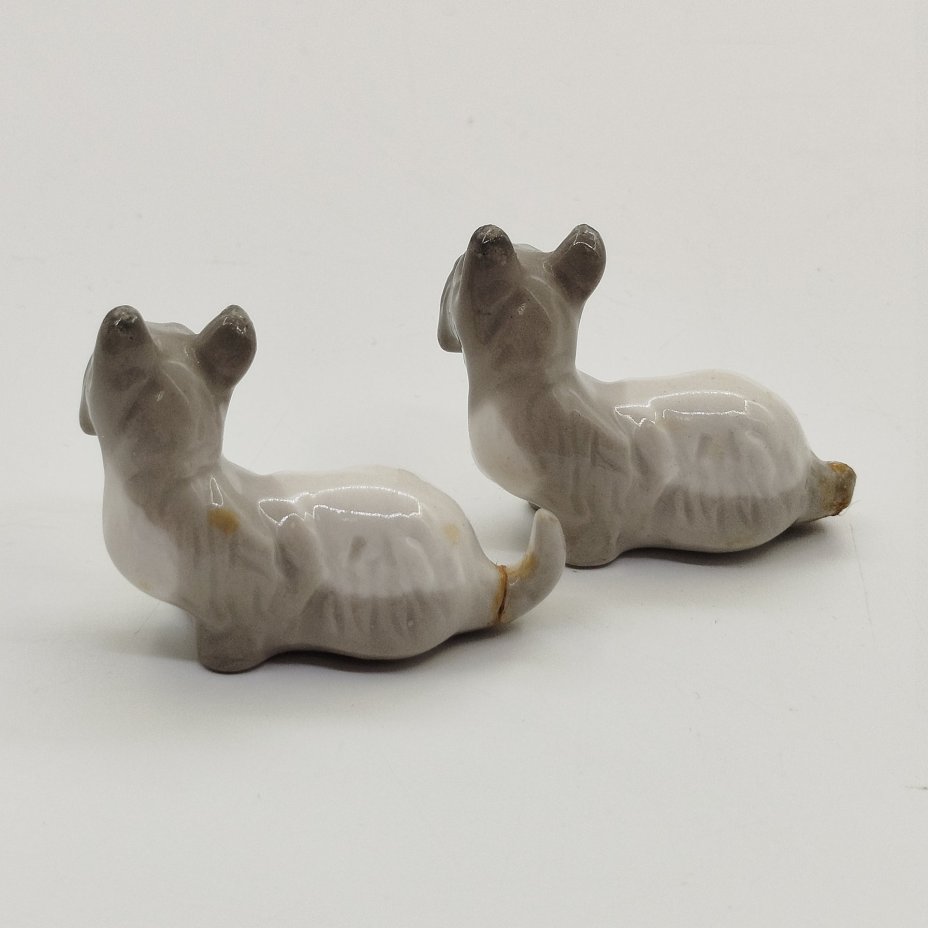 Пара миниатюрных статуэток "Шотландский терьер" ("Шотландка"), скульптор Н.Е. Муратов, (под реставрацию)