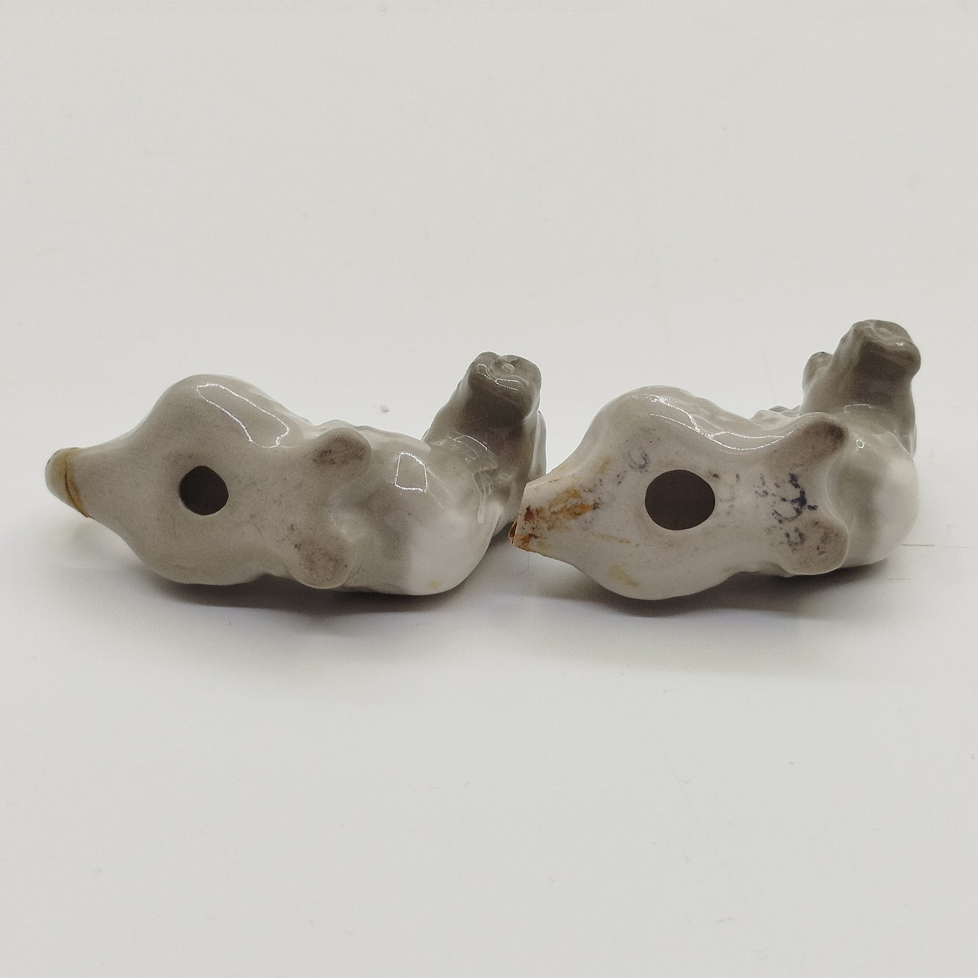 Пара миниатюрных статуэток "Шотландский терьер" ("Шотландка"), скульптор Н.Е. Муратов, (под реставрацию)