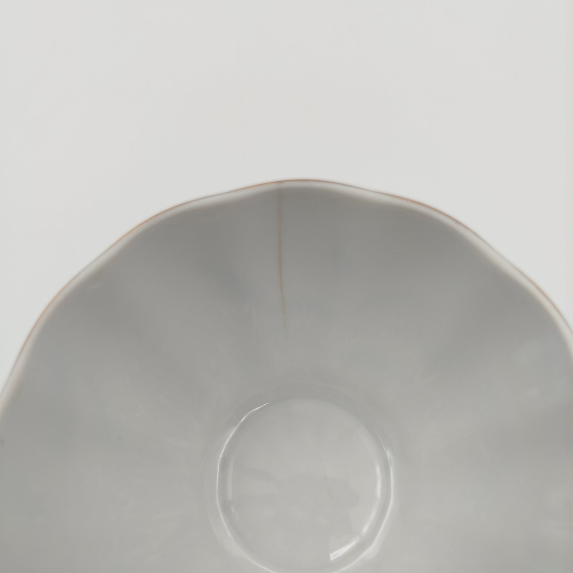 Сервиз чайный "На лугу" на 6 персон (14 предметов), автор формы "Тюльпан" С.Е. Яковлева, автор росписи Л.К. Блак, фарфор, роспись, золочение, Ленинградский фарфоровый завод (ЛФЗ), СССР, 1960-1970 гг.