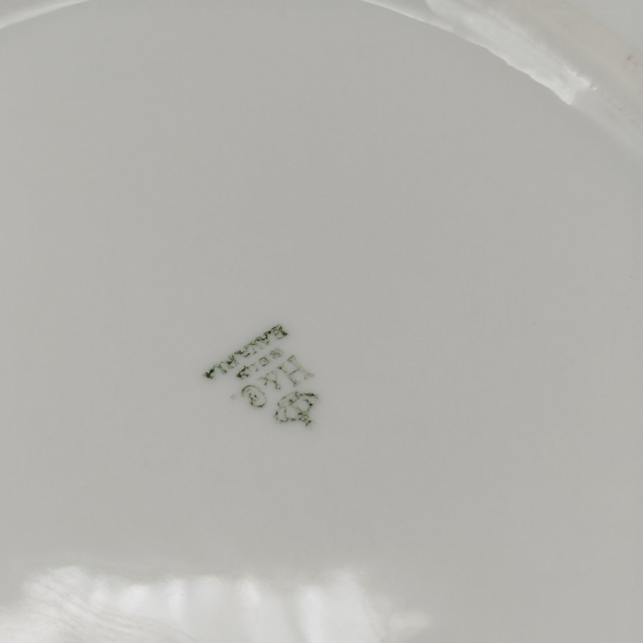 Террина, украшенная декором в виде рыб, фарфор, деколь, золочение, Heinrich & Co., Германия, 1890-1911 гг.