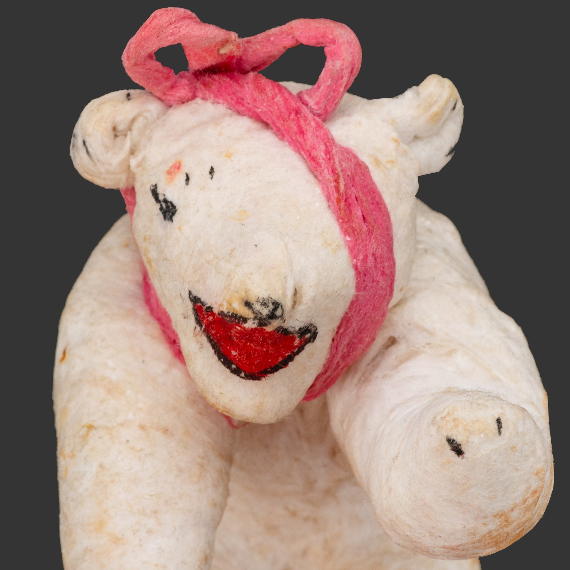 Елочная игрушка "Медведь с больным зубом", вата, роспись, бумага, СССР, 1937-1960 гг.