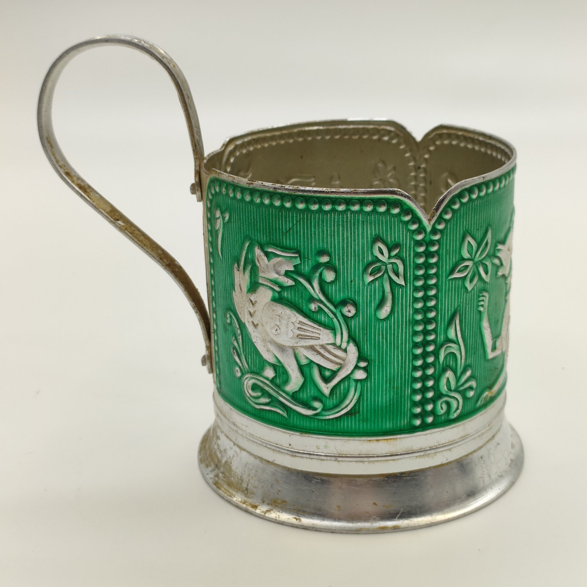 Подстаканник "Сказочные животные" на зеленом фоне, алюминий, крашение, чеканка, Завод художественной гравюры на металле, СССР, 1973-1991 гг.