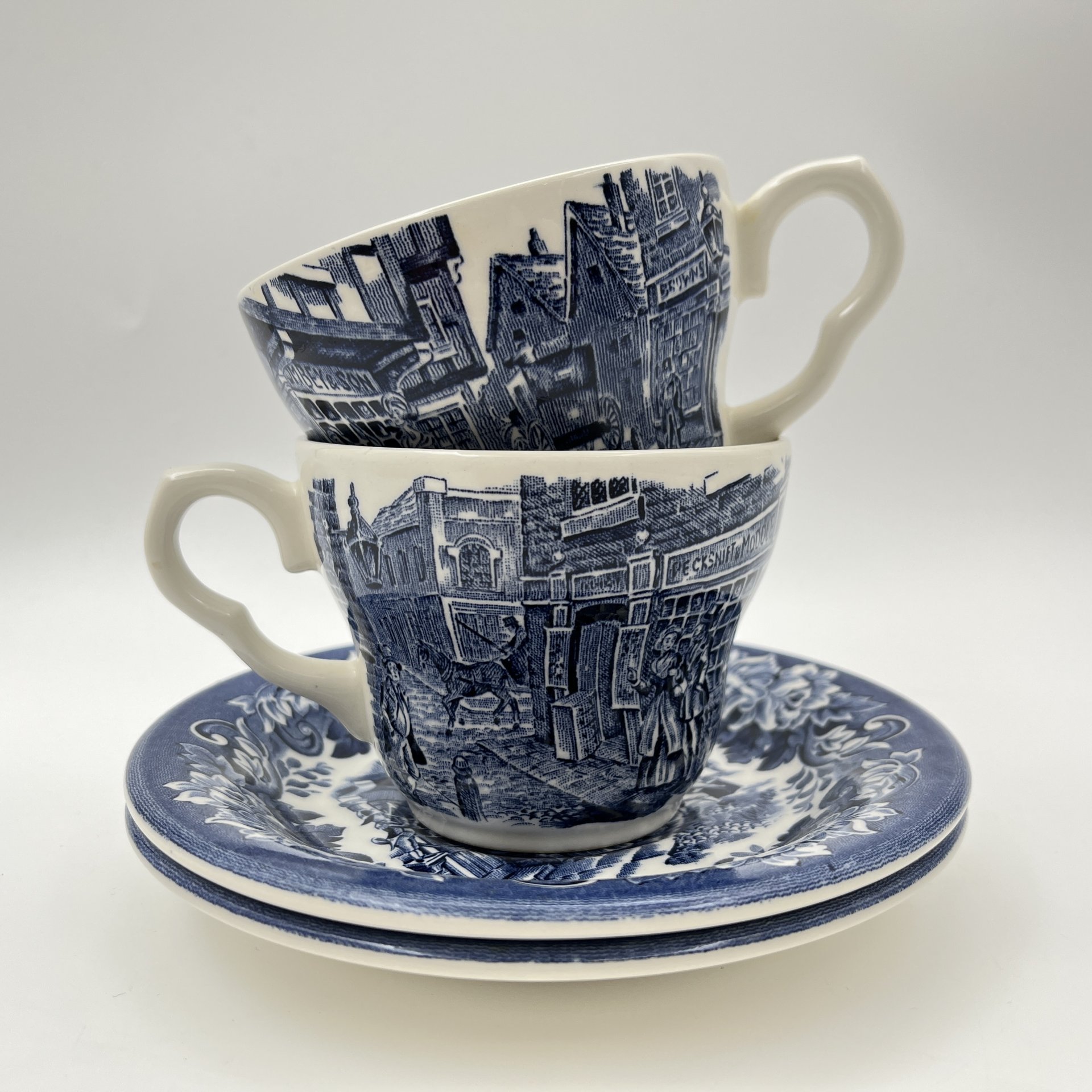 Набор из 2-х чайных пар "Old Curiosity Shop", серия "Диккенс", English Ironstone Tableware (EIT), фаянс, деколь, Великобритания, 1980-1990 гг.