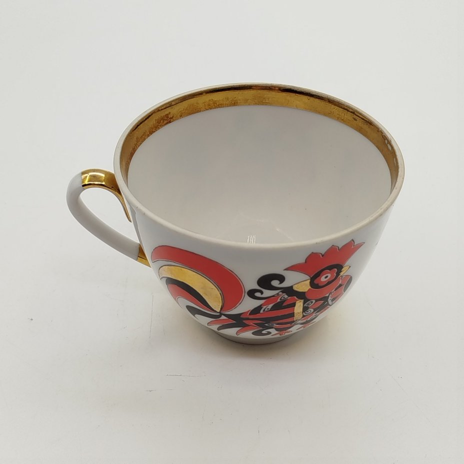 Чашка чайная "Красные петушки", автор формы С.Е. Яковлева, автор росписи Л.Г. Леввович