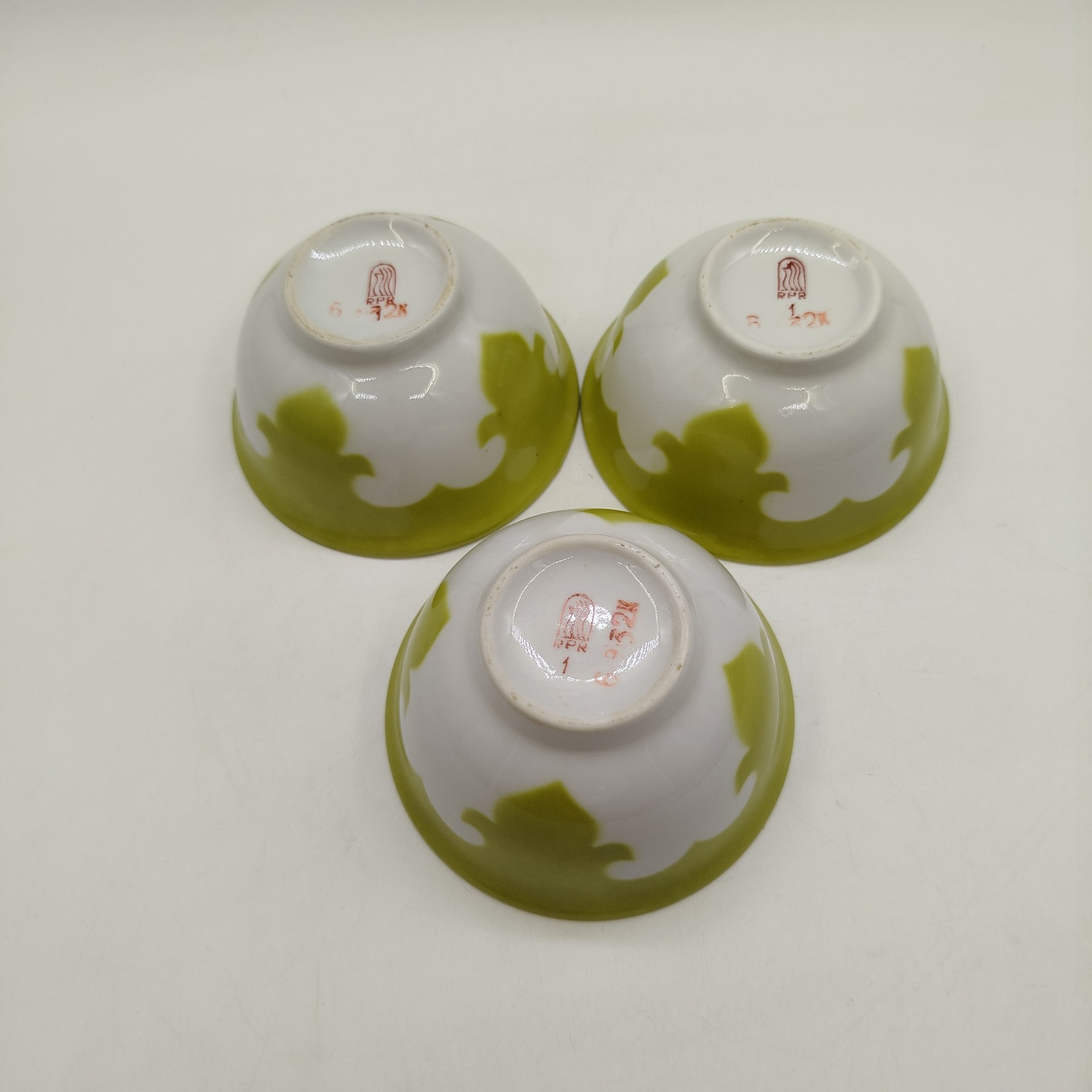 Набор из трех пиал в восточном стиле, фарфор, крытье по трафарету, Рижский фарфорово-фаянсовый завод, СССР, 1970-1980 гг.