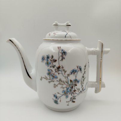 Кофейник с цветочным декором, Baudour Fuisseaux, фарфор, деколь с подрисовкой, золочение, Бельгия, 1900-1918 гг.