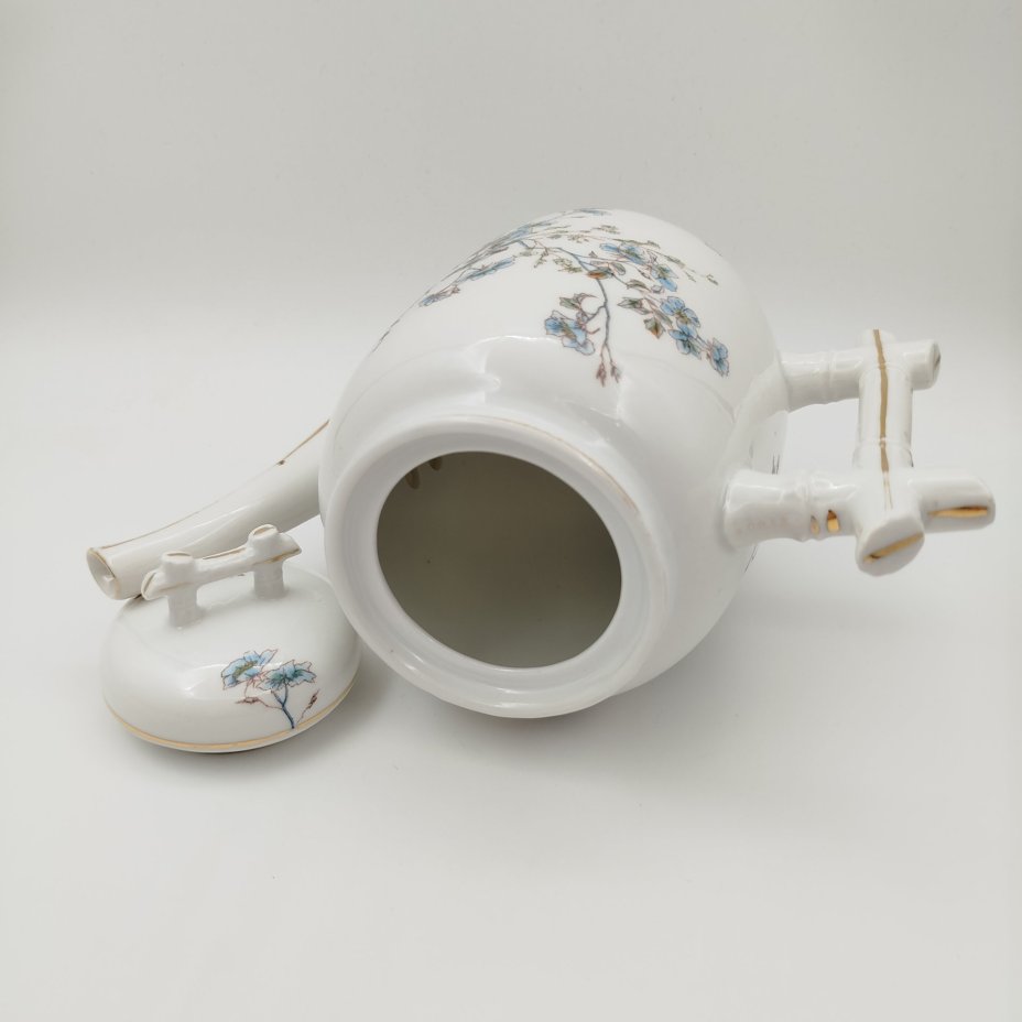 Кофейник с цветочным декором, Baudour Fuisseaux, фарфор, деколь с подрисовкой, золочение, Бельгия, 1900-1918 гг.