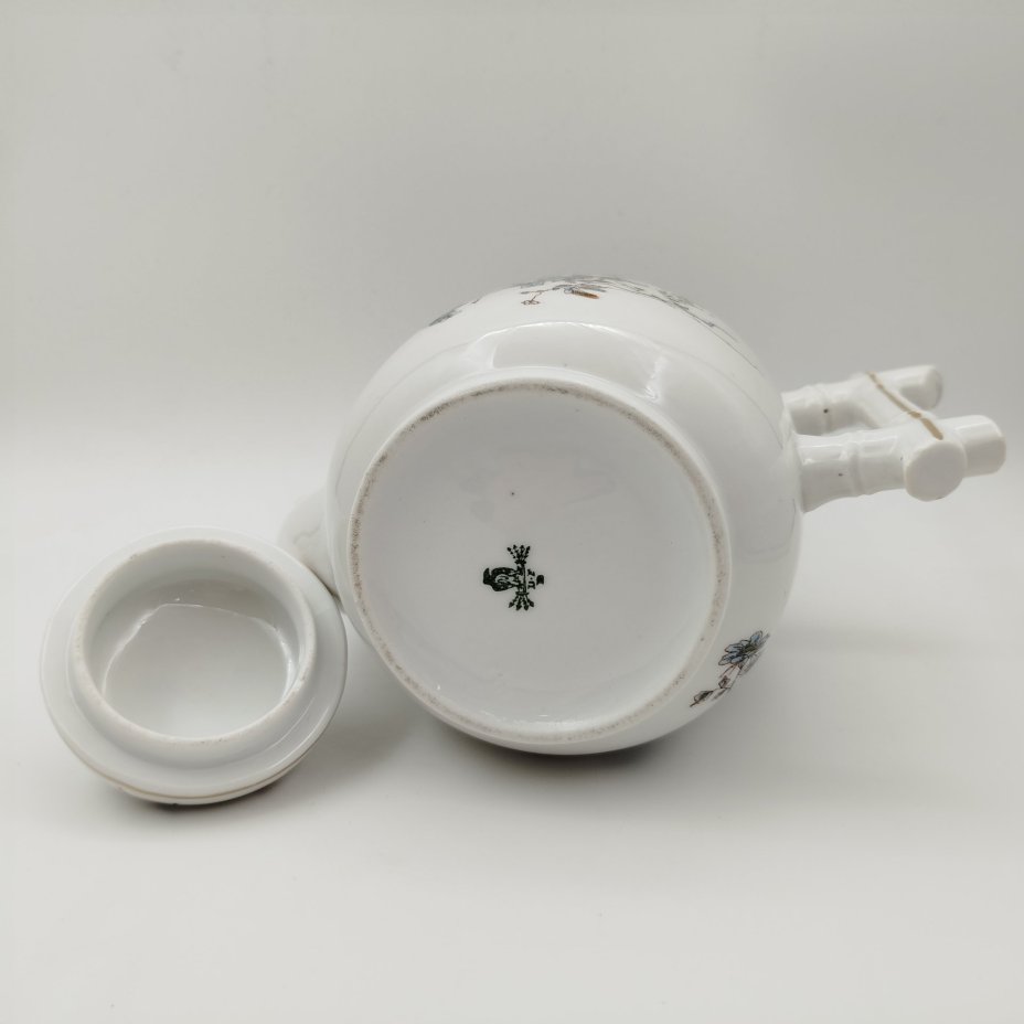 Кофейник с цветочным декором, Baudour Fuisseaux, фарфор, деколь с подрисовкой, золочение, Бельгия, 1900-1918 гг.