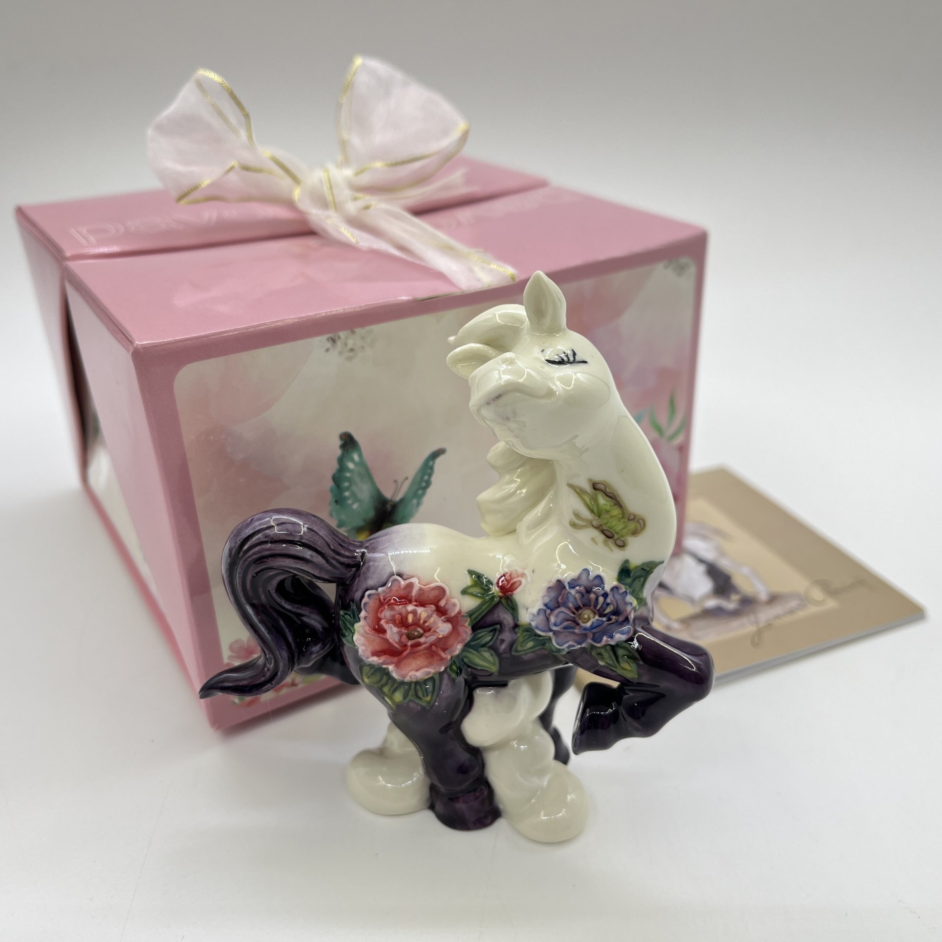 Статуэтка "Лошадь Красотка", фарфор, Pavone, Италия, 2025 г.