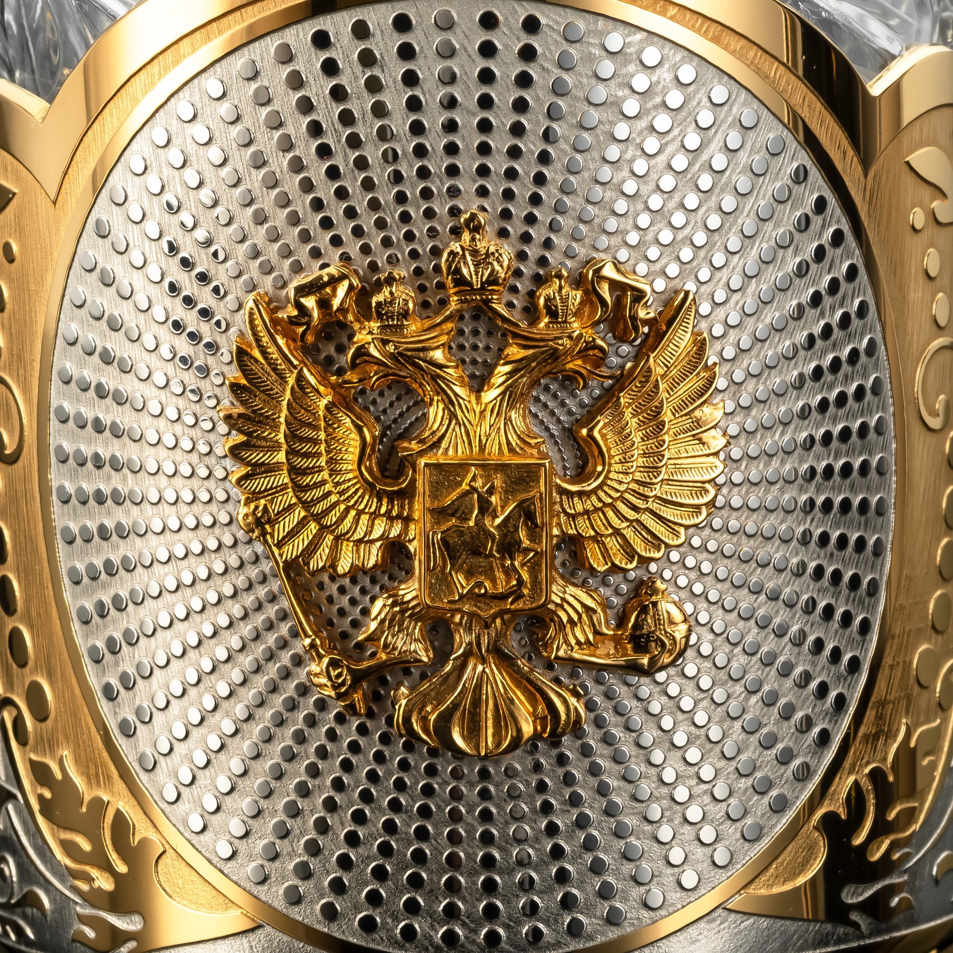 Подстаканник "Герб Российской Федерации" с ложкой и стаканом в подарочной коробке, латунь, стекло, золочение, Златоуст, Российская Федерация, 2025 г.