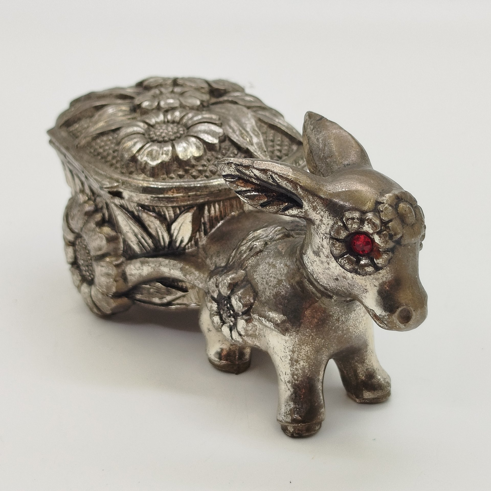 Шкатулка "Повозка с осликом", металл, текстиль, композитный материал, Западная Европа, 1980-1990 гг.