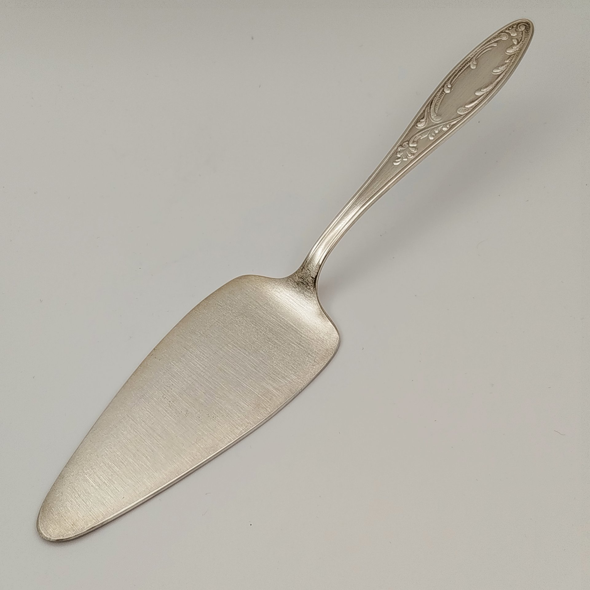 Лопатка для торта "Пламя", мНЦ (медь-никель-цинк), Кольчугинский завод цветных металлов, СССР, 1960-1990 гг.