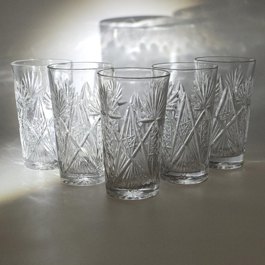 Набор из 5-ти стаканов с геометрическим декором, хрусталь, алмазная грань, СССР, 1970-1990 гг.