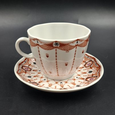 Пара кофейная "Паутинка", автор рисунка Н.Л. Петрова, фарфор, деколь, Ленинградский фарфоровый завод (ЛФЗ), Россия, 1989-2001 гг.