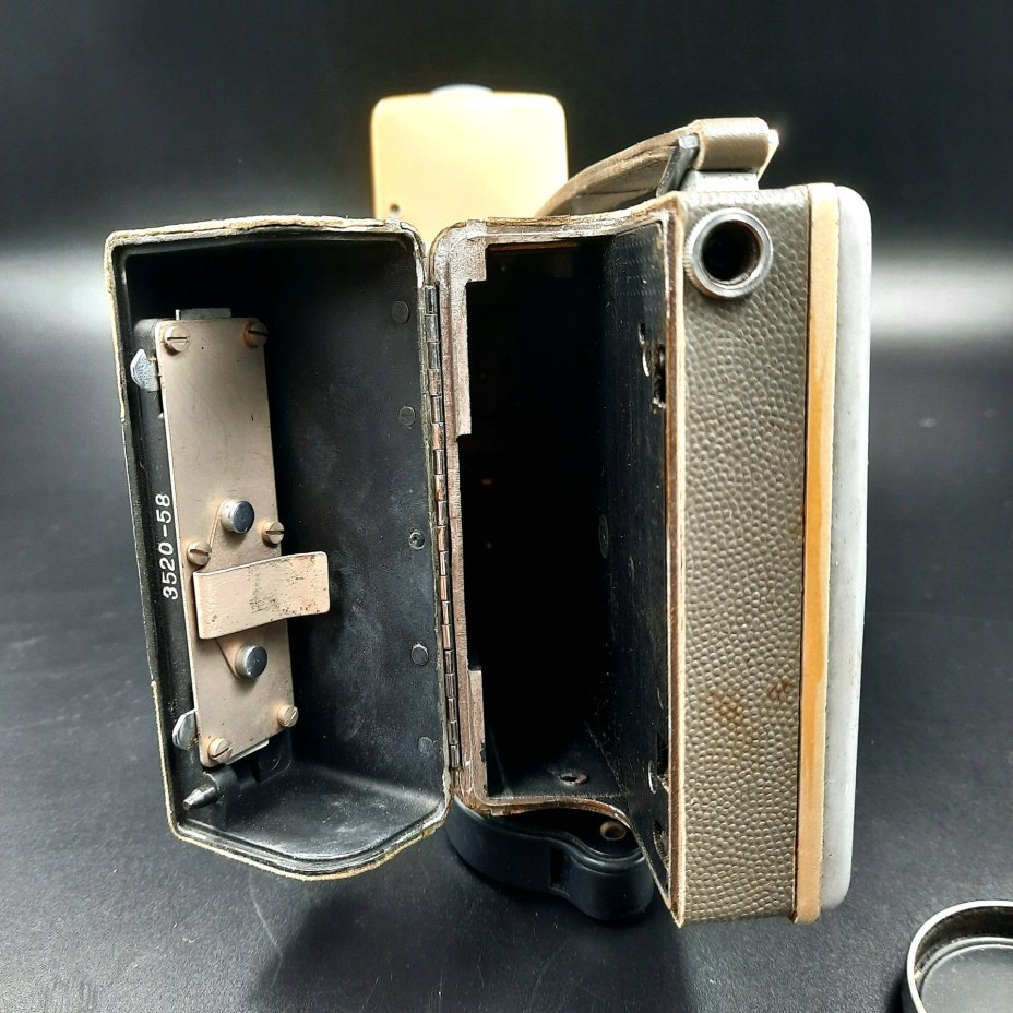 Кинокамера "Киев 16С-2", металл, стекло, Киевский завод «Арсенал», СССР, 1960-1970 гг., Киевский завод «Арсенал»