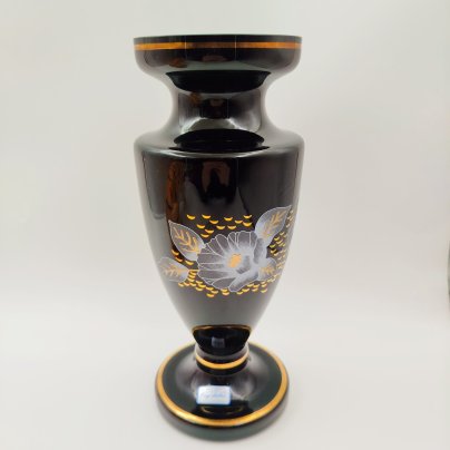 Ваза черного оттенка с цветочным декором, цветное стекло, деколь, золочение, Bohemia Crystal (Bohemia Glass), Чехия, 2000-2015 гг.