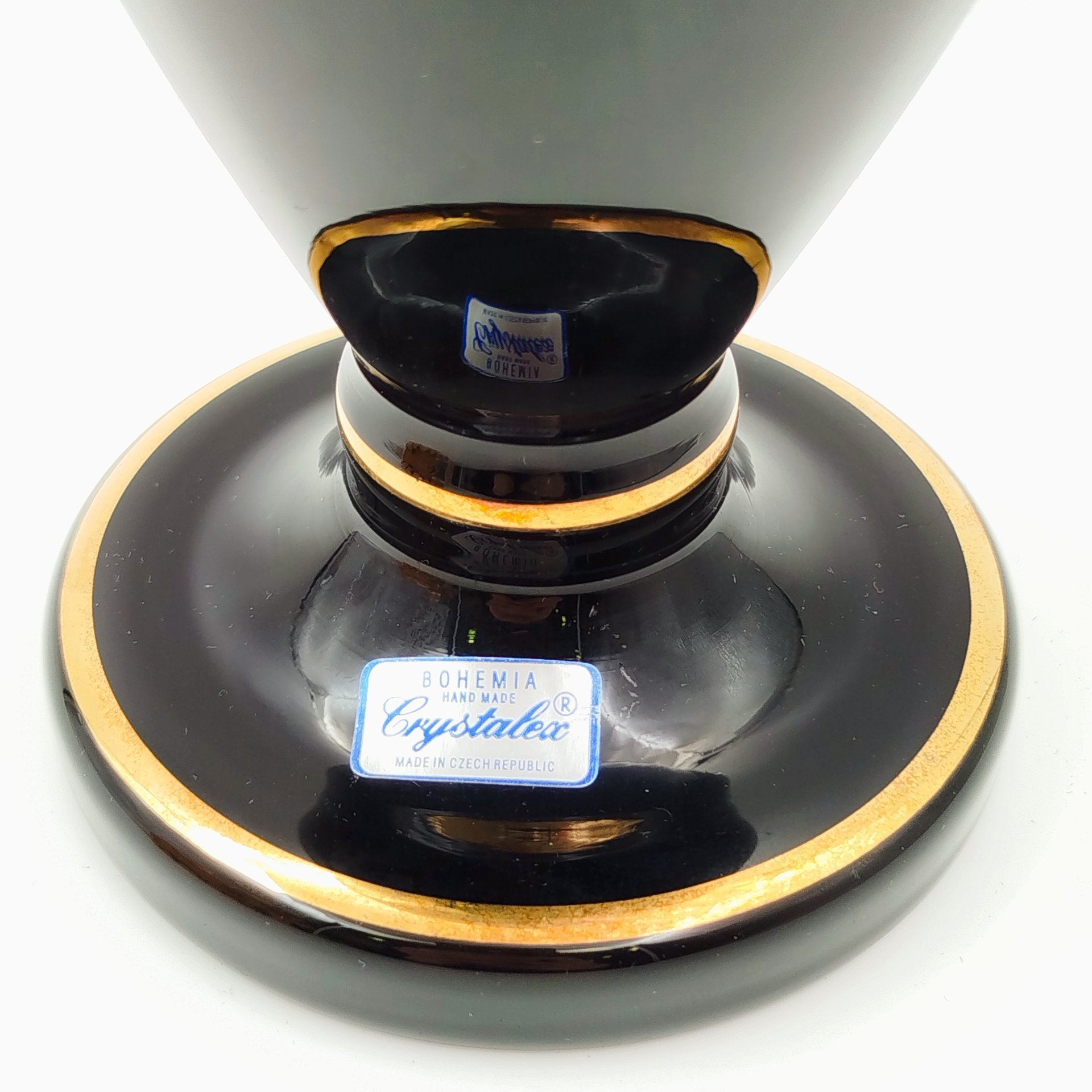 Ваза черного оттенка с цветочным декором, Bohemia Crystal (Bohemia Glass)