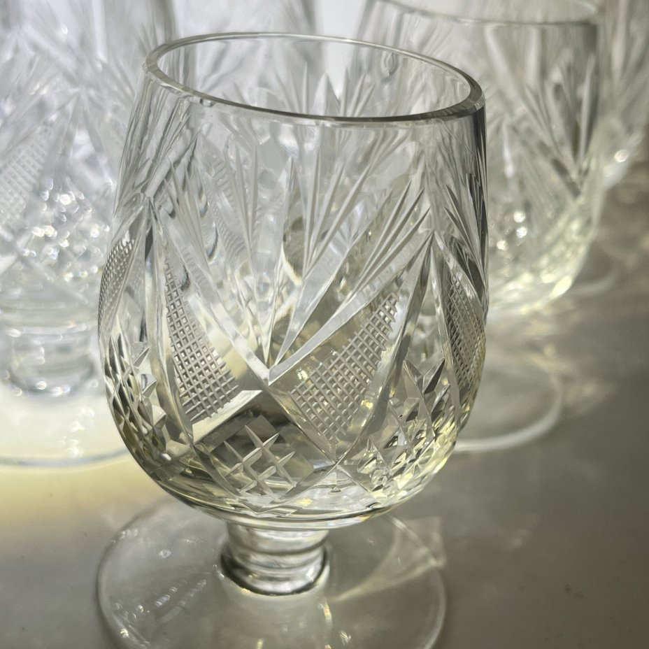 Набор из 6 рюмок с резным геометрическим декором