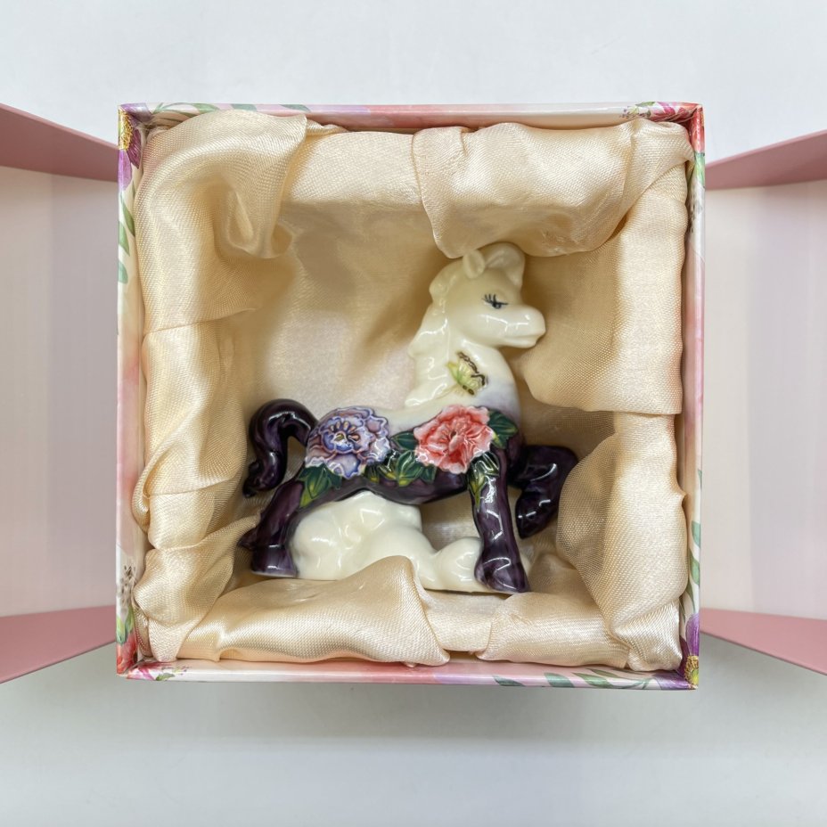 Статуэтка "Лошадь-Грация", фарфор, Pavone, Италия, 2024 г.