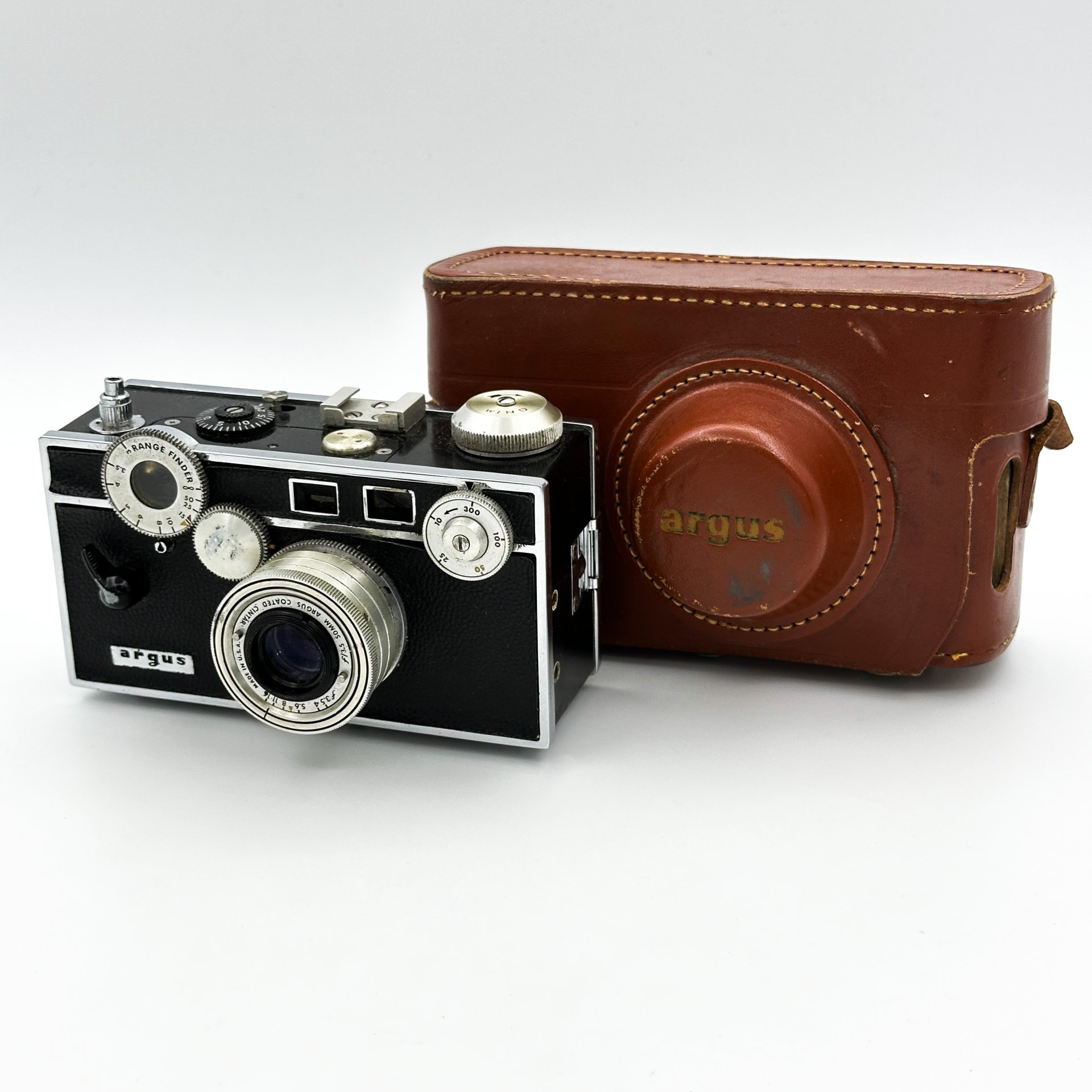 Фотоаппарат "Argus C-3" в оригинальном кофре