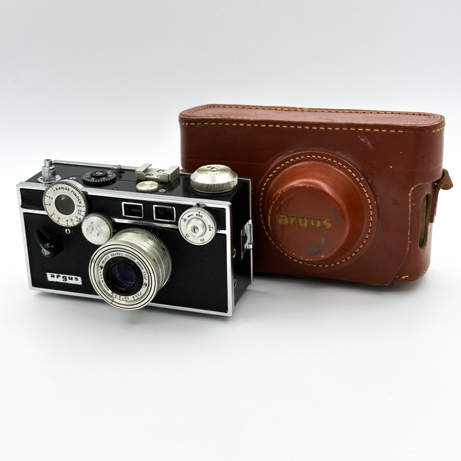 Фотоаппарат "Argus C-3" в оригинальном кофре