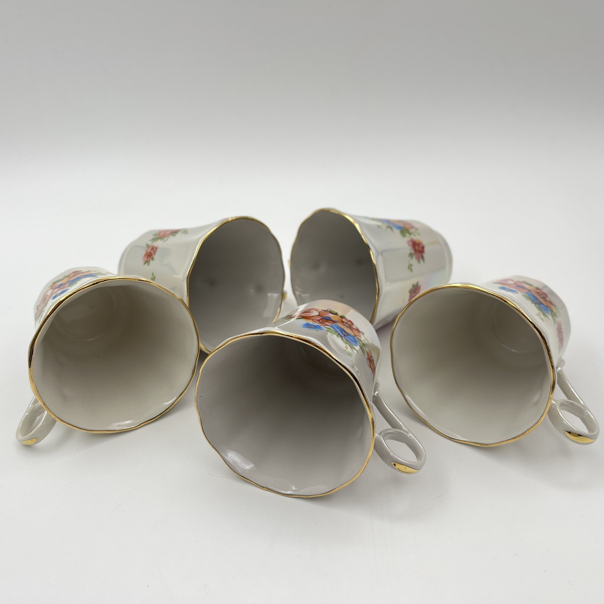 Сервиз кофейный на 5 персон, украшенный цветочным декором (13 предметов), фарфор, деколь, люстр, Коростенский фарфоровый завод (КФЗ), СССР, 1970-1990 гг.