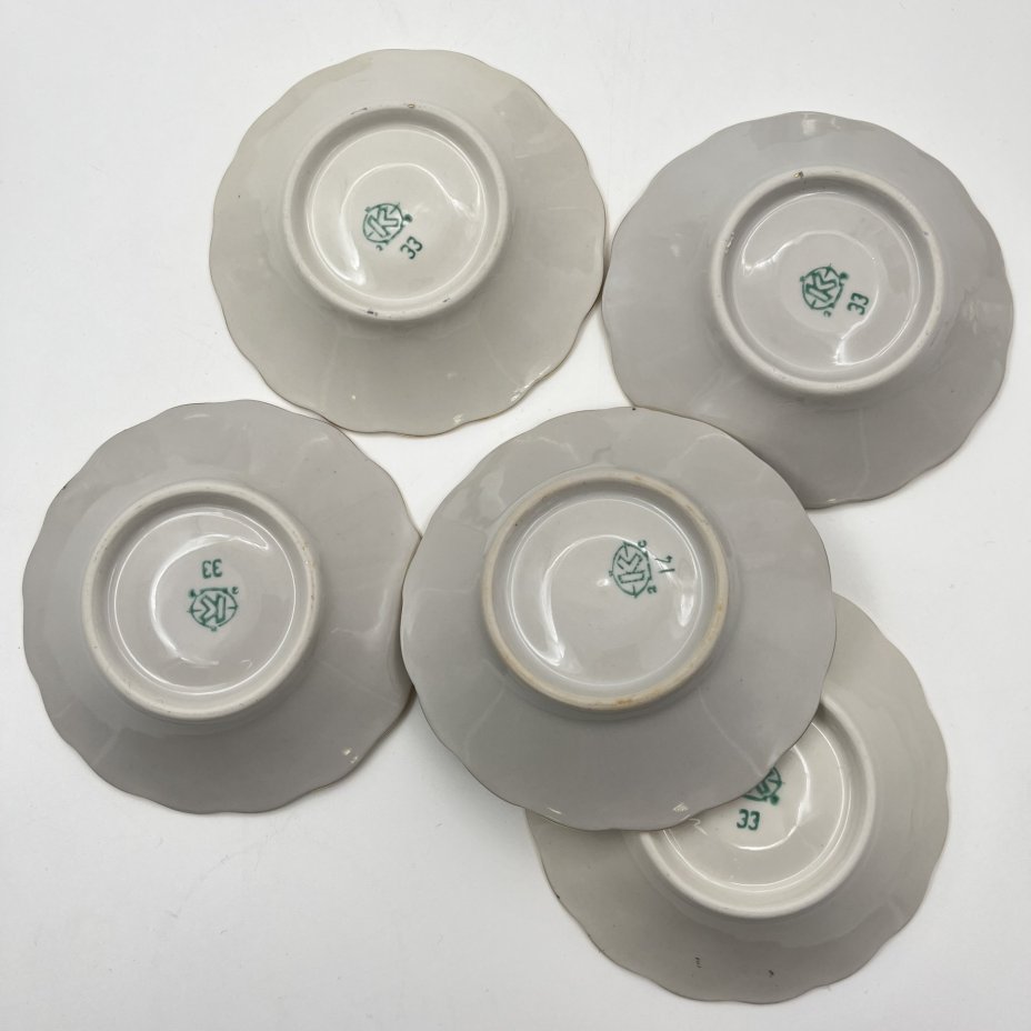 Сервиз кофейный на 5 персон, украшенный цветочным декором (13 предметов), фарфор, деколь, люстр, Коростенский фарфоровый завод (КФЗ), СССР, 1970-1990 гг.