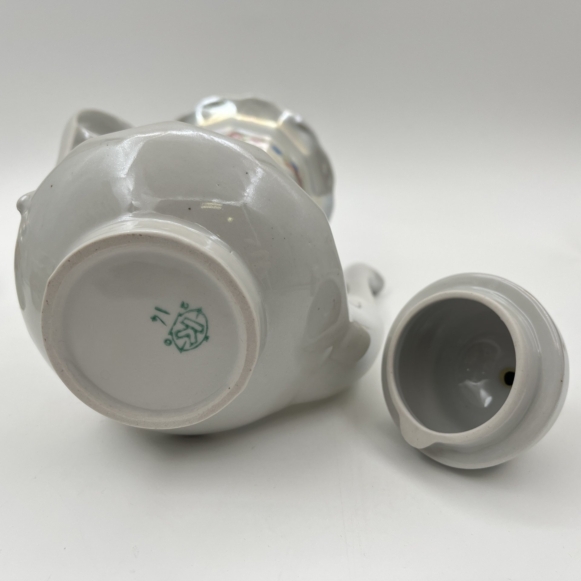 Сервиз кофейный на 5 персон, украшенный цветочным декором (13 предметов), фарфор, деколь, люстр, Коростенский фарфоровый завод (КФЗ), СССР, 1970-1990 гг.