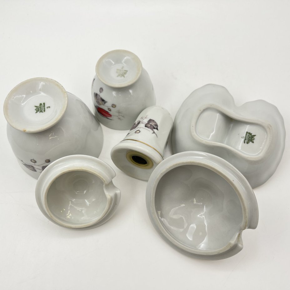 Набор для сервировки стола (4 предмета), украшенный изображением розы, фарфор, деколь, золочение, Karolina (Фарфоровая мануфактура «Каролина», Польша), Польша, 1980-1990 гг.