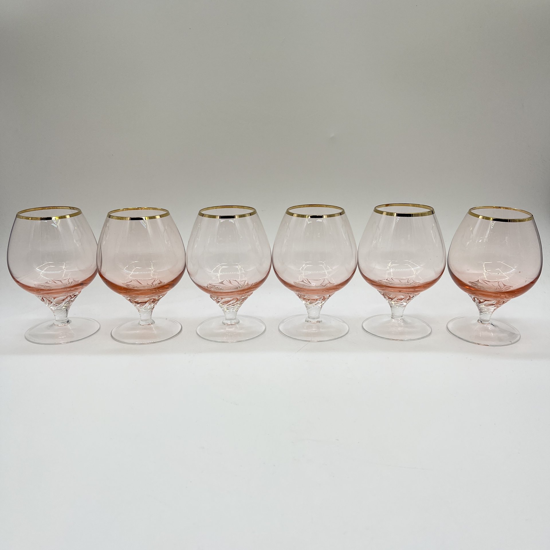 Комплект из 6-ти коньячных бокалов розового оттенка на витой ножке, Bohemia Crystal (Bohemia Glass)