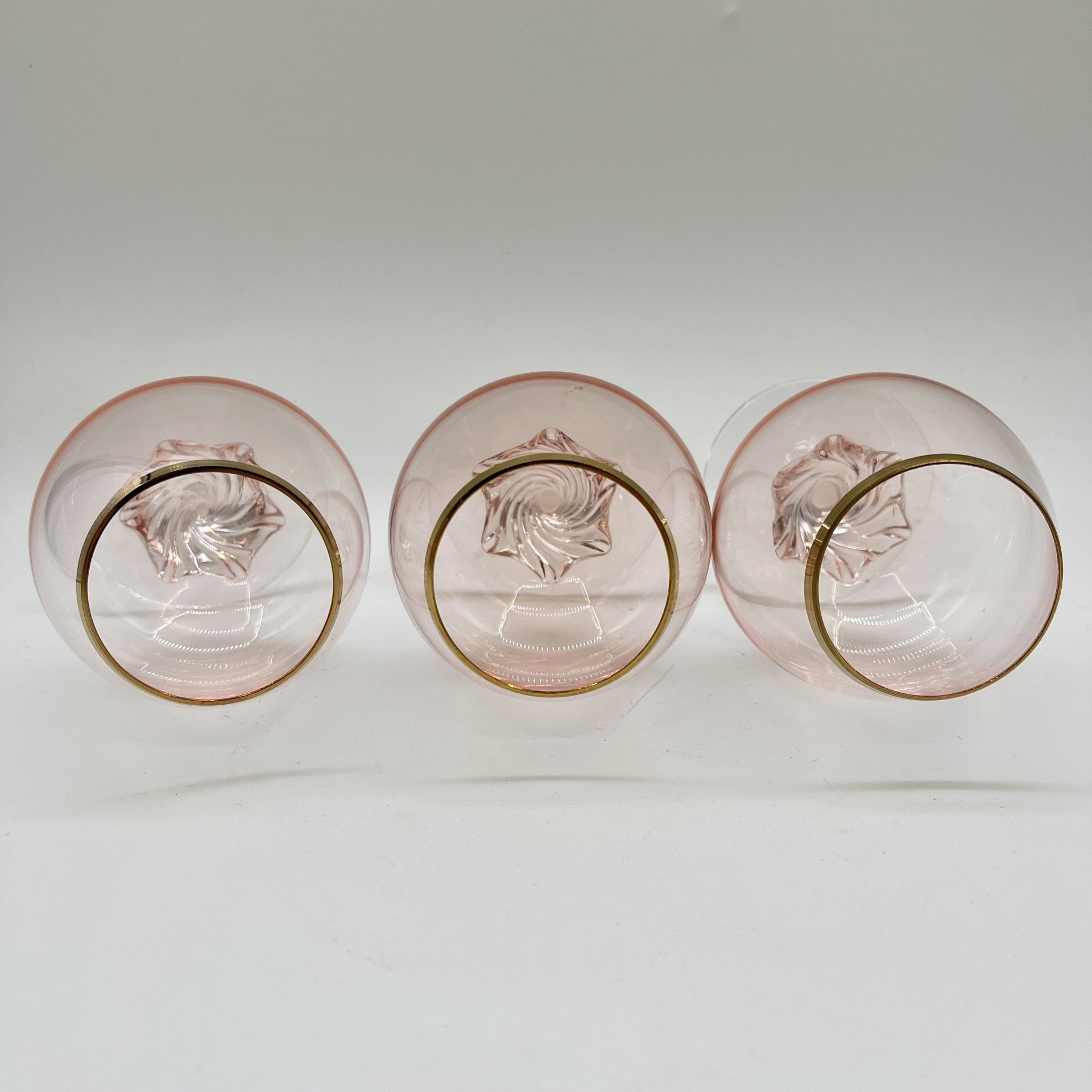 Комплект из 6-ти коньячных бокалов розового оттенка на витой ножке, Bohemia Crystal (Bohemia Glass)