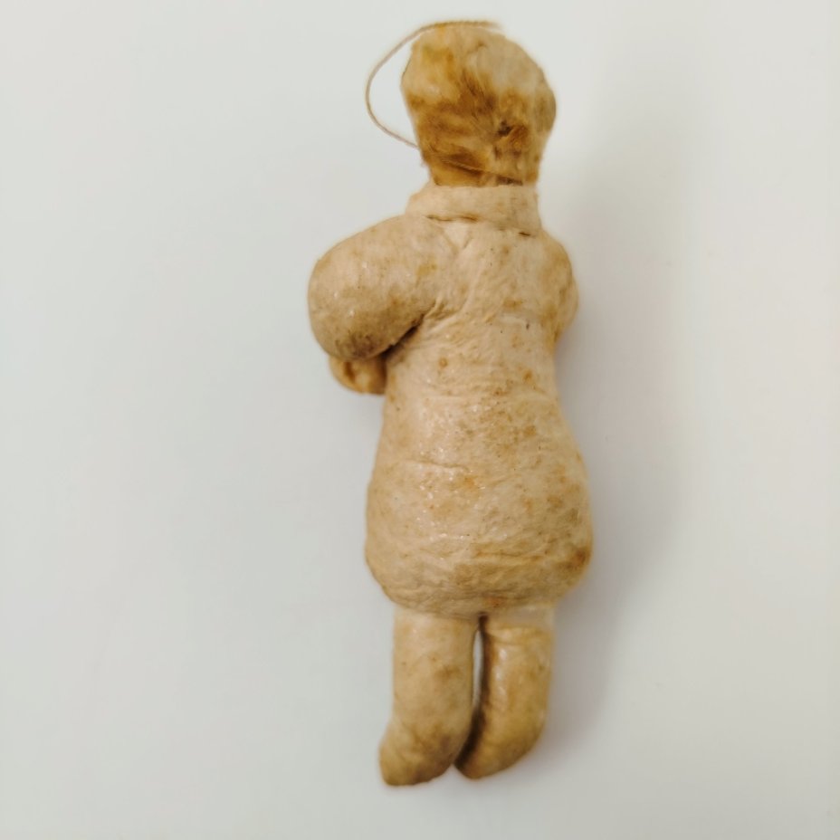 Игрушка ёлочная "Девочка с муфтой", вата, клейстер, папье-маше, роспись