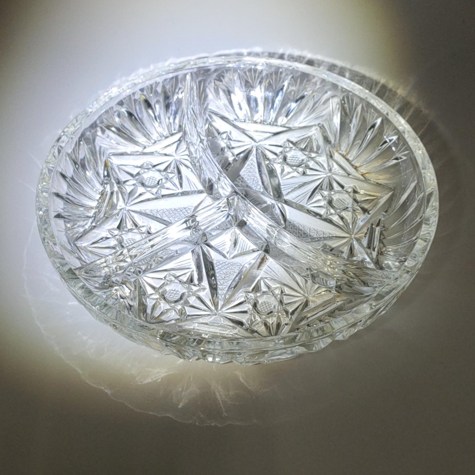 Менажница трёхсекционная с геометрическим декором, Стекольный завод им. Володарского, стекло, алмазная грань, СССР, 1970-1990 гг.