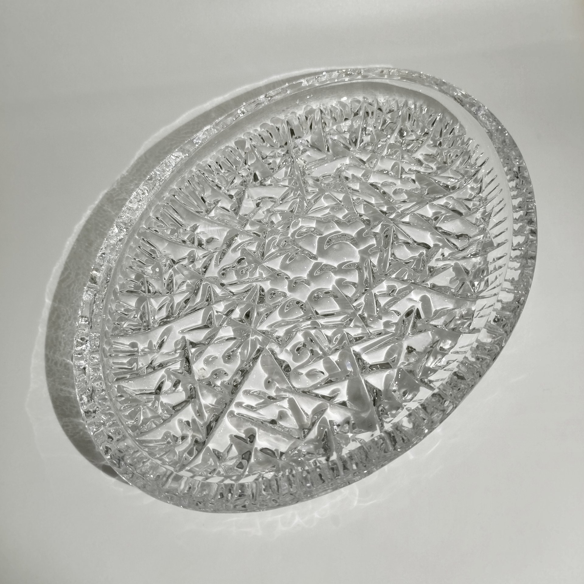 Блюдо сервировочное овальной формы "Космос", автор Л.Д. Смирнова, хрусталь, пресс, Ленинградский завод художественного стекла (ЛЗХС), СССР, 1960-1980 гг.