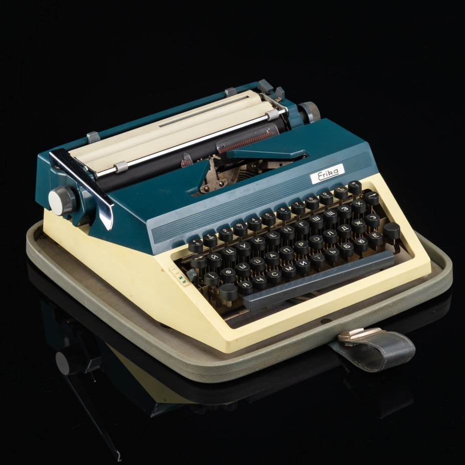 Машинка печатная "Erika", модель 30, в оригинальном кофре, русская клавиатура, пластик, металл, Buromaschinen, Германия, 1970-1990 гг.
