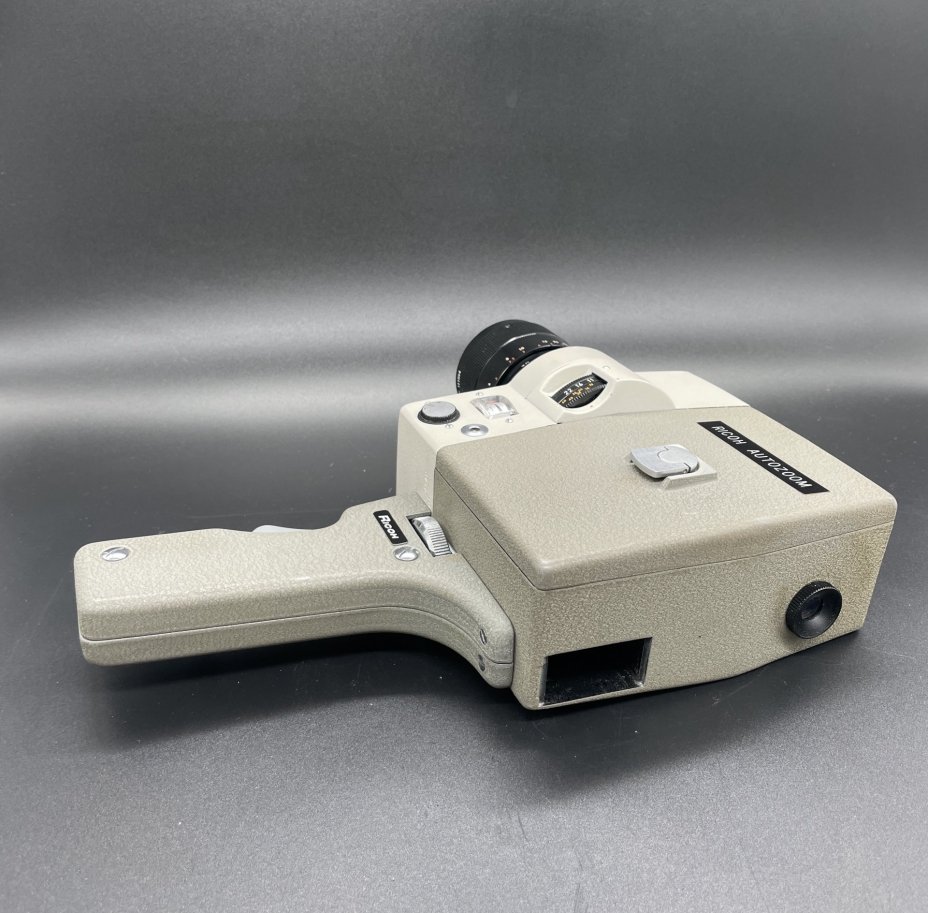 Кинокамера "Ricoh Autozoom" в родном кофре