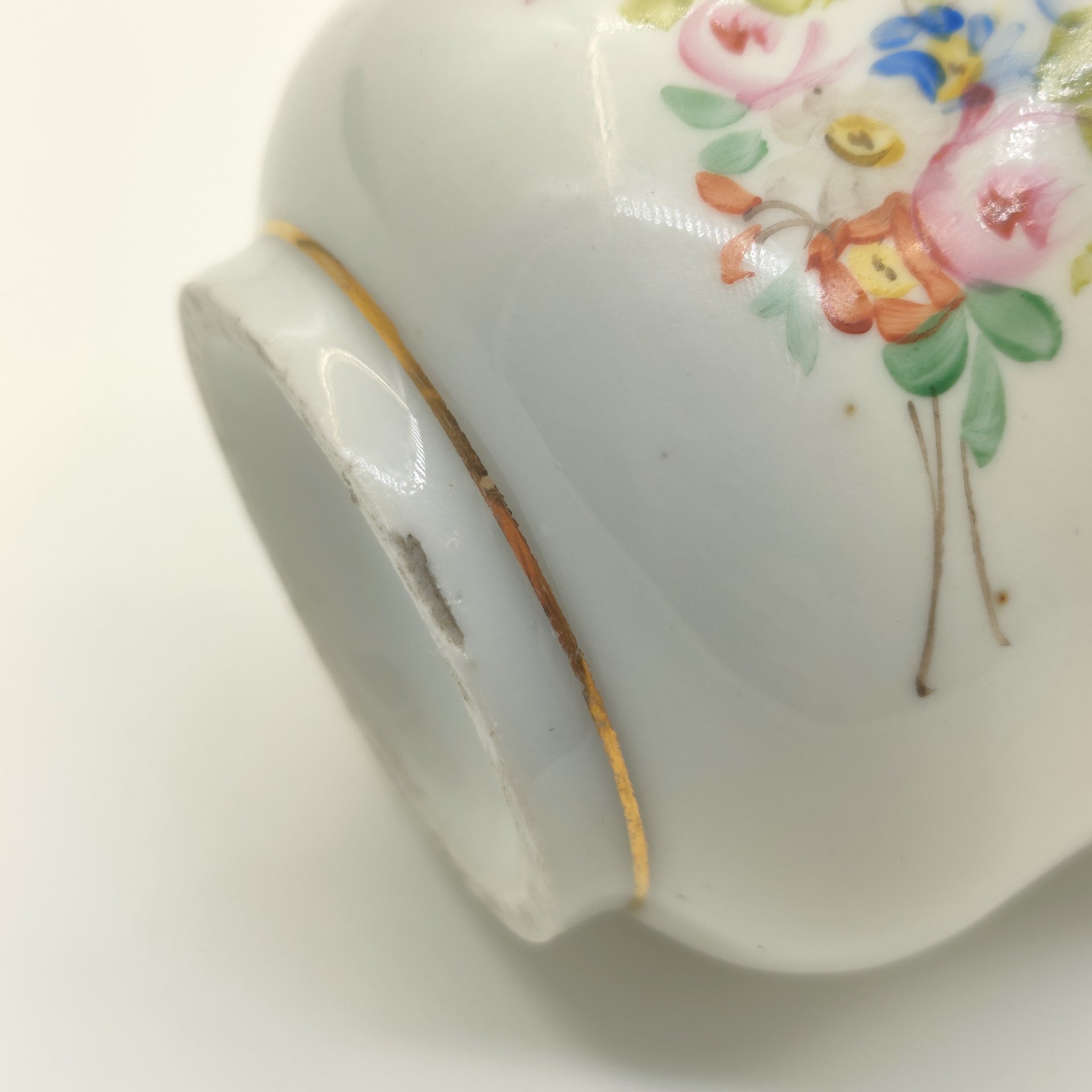 Пара чайная с цветочным декором, фарфор, роспись, золочение, Западная Европа, 1880-1910 гг.