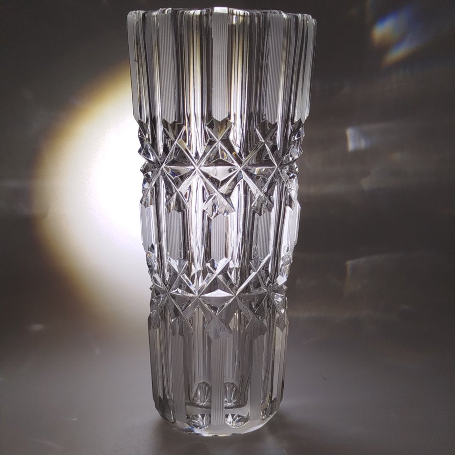 Ваза для цветов "Эхо", автор А.М. Остроумов, хрусталь, алмазная грань, Ленинградский завод художественного стекла (ЛЗХС), СССР, 1970-1980 гг.