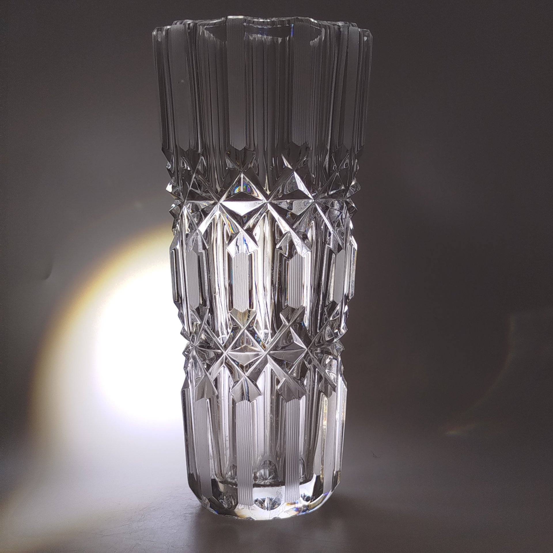 Ваза для цветов "Эхо", автор А.М. Остроумов, хрусталь, алмазная грань, Ленинградский завод художественного стекла (ЛЗХС), СССР, 1970-1980 гг.